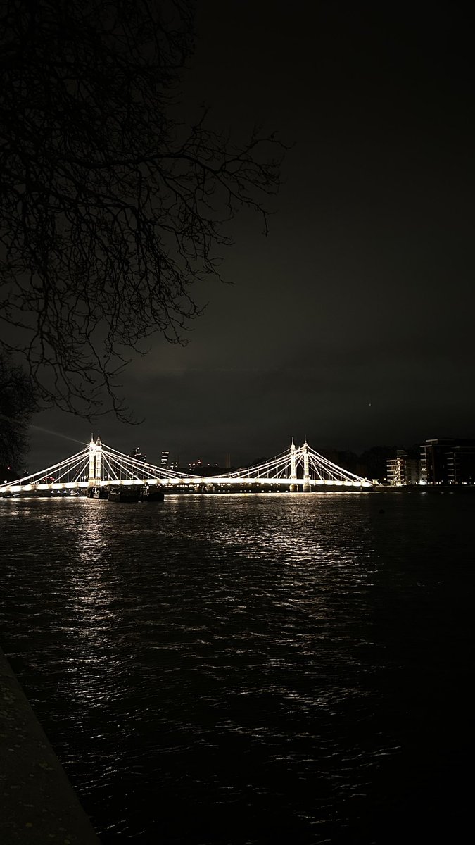 Yaşanmamış şeylerle duyulan özlemleriyle meşhur şehir.