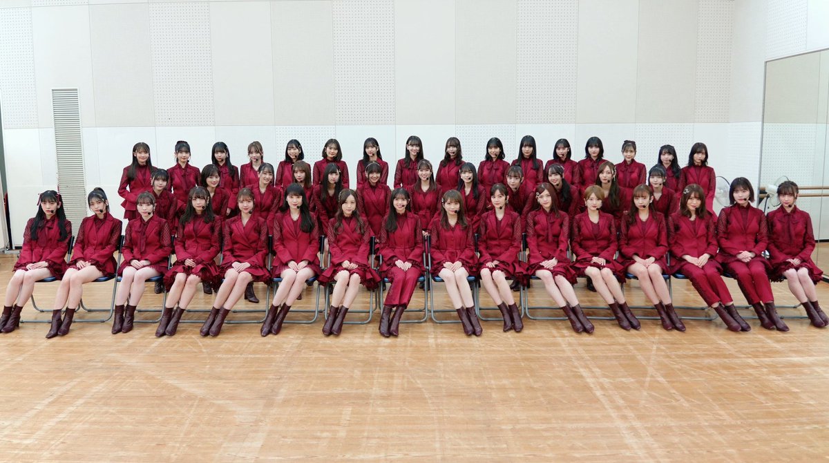 birinogi46's tweet photo. その年最後の大仕事である紅白歌合戦での集合写真に乃木坂46の美しさが集約されていると思ってる https://t.co/ffmXiDkQmj