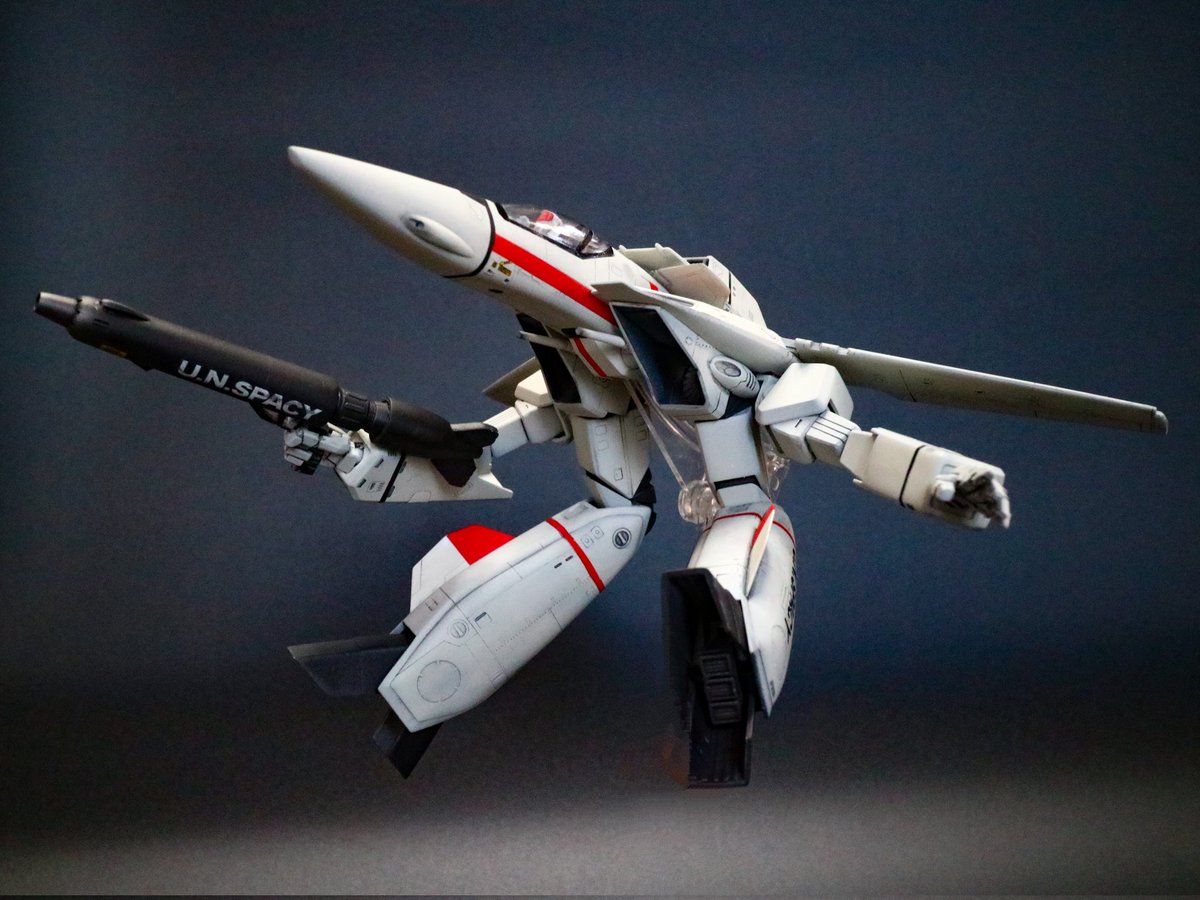 atsushi_naka's tweet photo. 友人に頼まれて模型製作&撮影
#数十年ぶりの模型
#時間がない中の製作だったので
#完成まで3ヶ月
#MACROSS #GERWALK
#VALKYRIE https://t.co/zoQINuCdFU