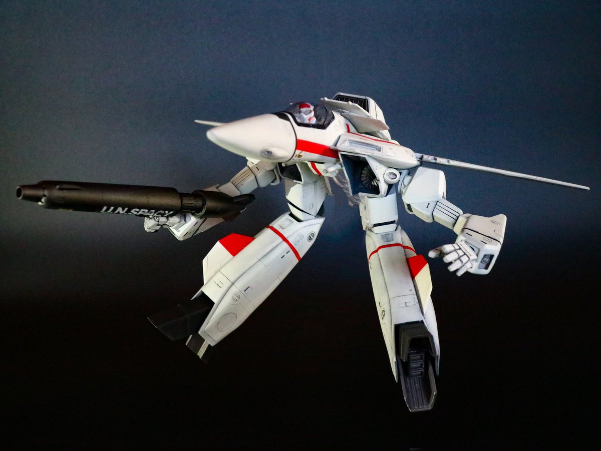 atsushi_naka's tweet photo. 友人に頼まれて模型製作&撮影
#数十年ぶりの模型
#時間がない中の製作だったので
#完成まで3ヶ月
#MACROSS #GERWALK
#VALKYRIE https://t.co/zoQINuCdFU