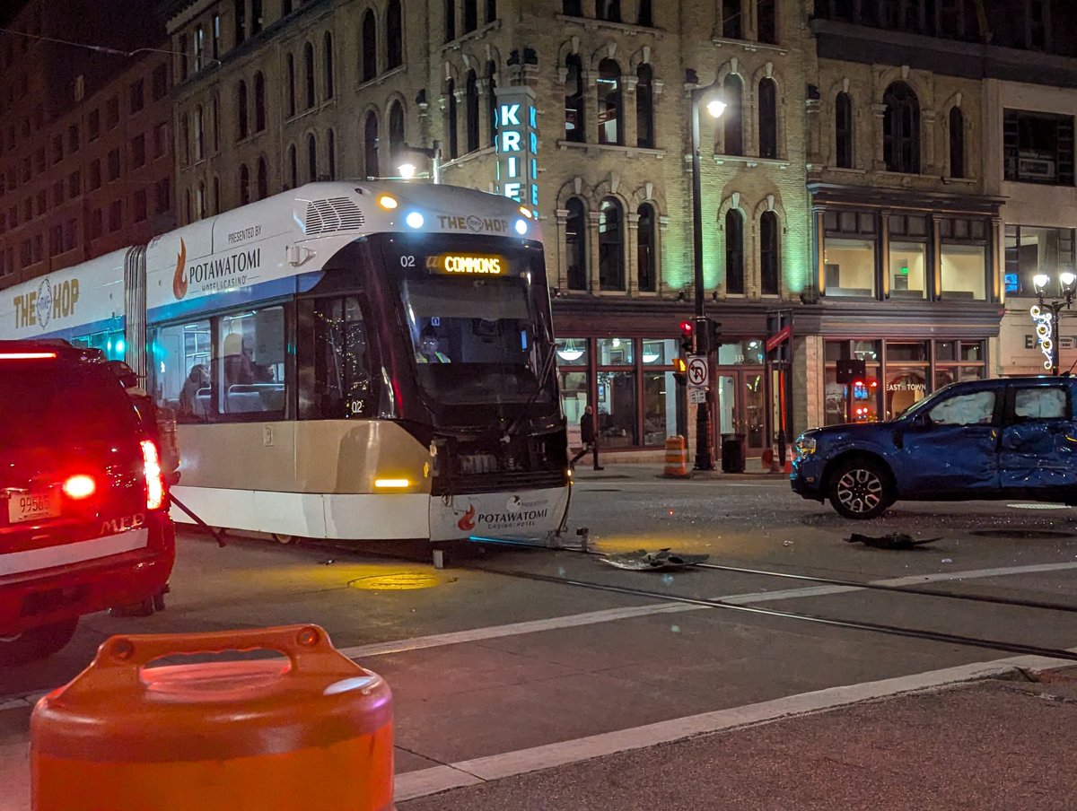 Mel Buellesbach tweet media