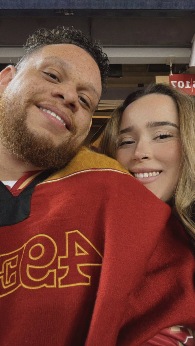 At the game with my HUSBANDDDD ❤️ <a href="/saucedup27/">Opp Szn</a>