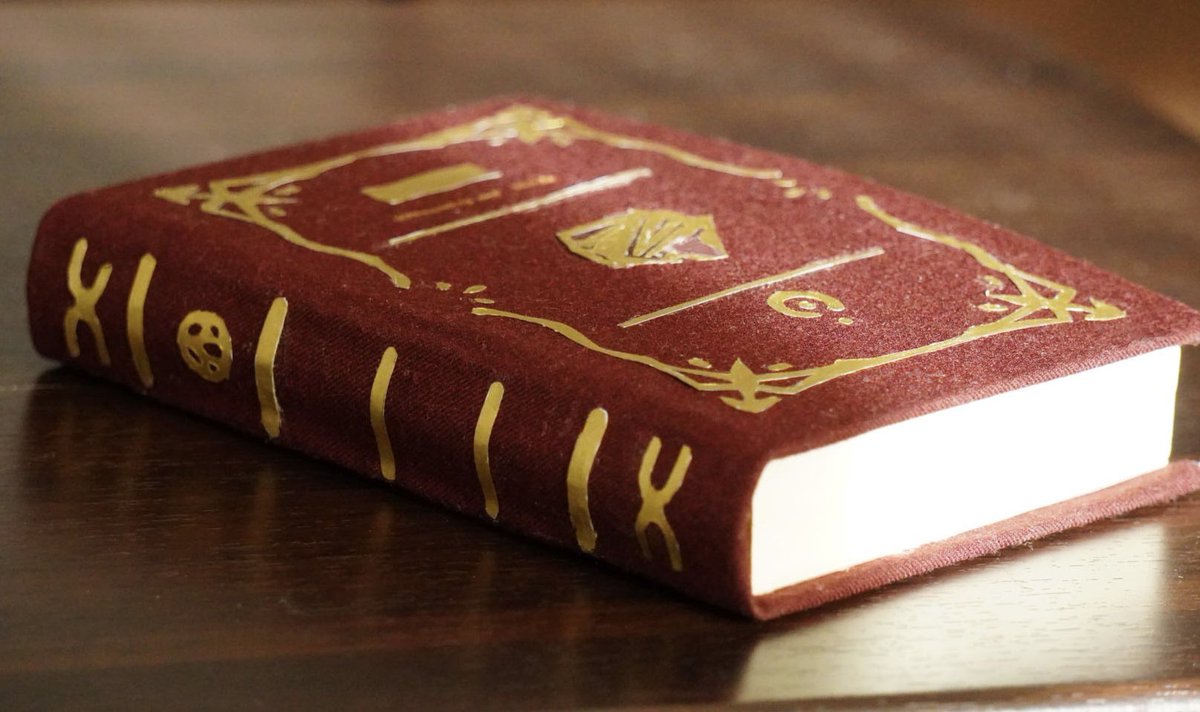 まかろん tweet media