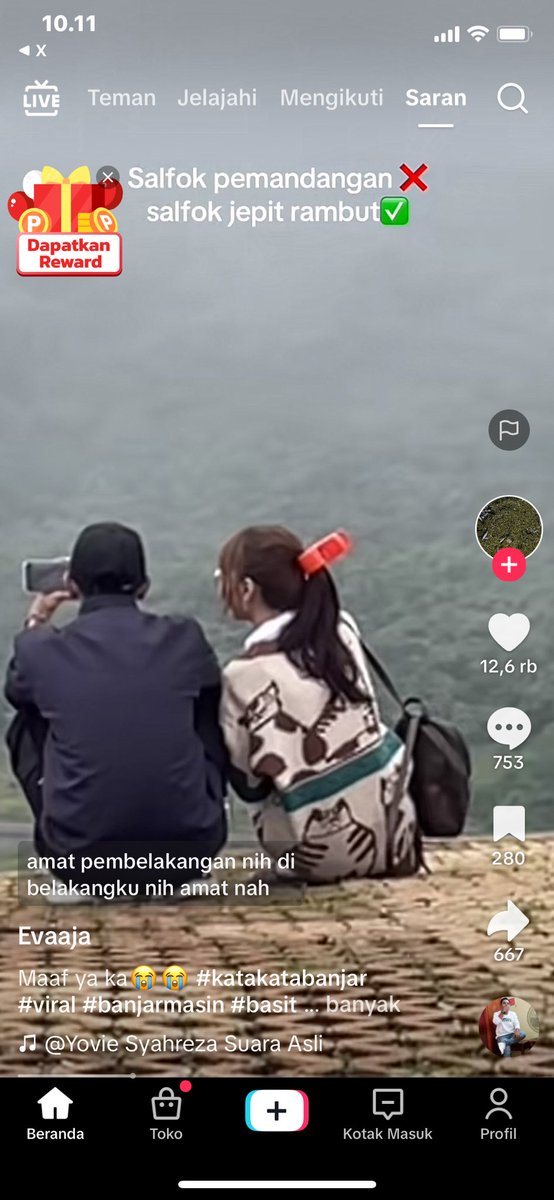 rp_z3l's tweet photo. @weirdfaw Padahal jepit rambutnya lucu, mbaknya juga cute bgt. Kak ini jepitannya beli dimana? Aku juga mau  pleaseee https://t.co/DDeCUXzJuO