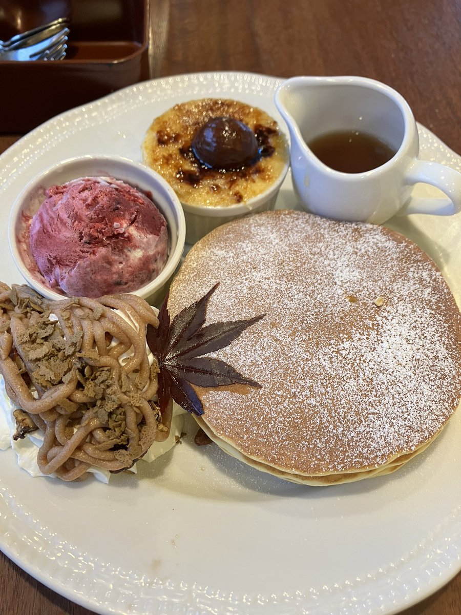 LilyLir's tweet photo. デブ活しかしてない🍩＋🍰＋🍫＋🍮＝🐷🐽💬
悔いはねぇよ https://t.co/cA3i0Btoya