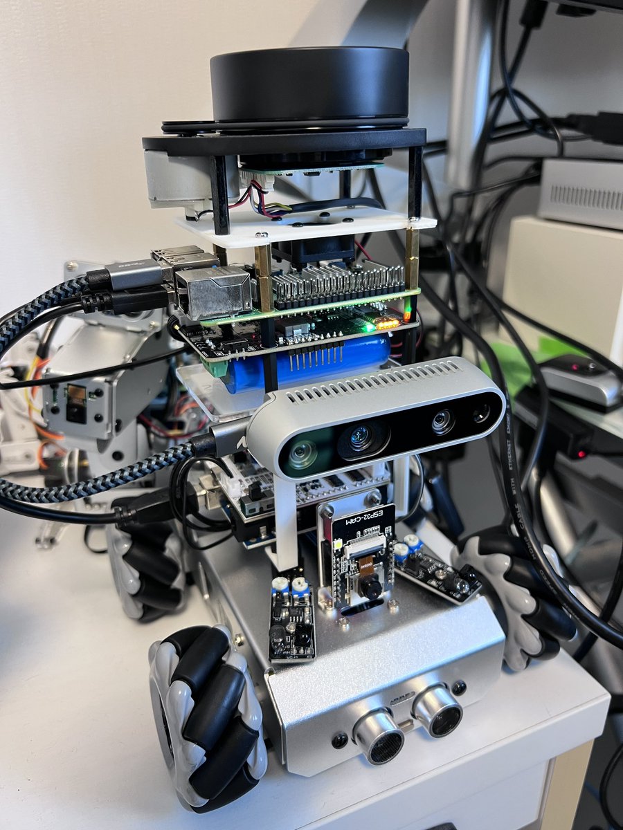 murasametech's tweet image. 今日から3日間は自分の時間がかなり取れそうなので、ROS2の続きを一気に進めたいです😄
だいぶ間が空いてしまったのでまずはSDカードのデータを探すところからスタート💦

#raspberrypi #raspberrypipico #python #micropython #SunFounder #電子工作 #ROS2