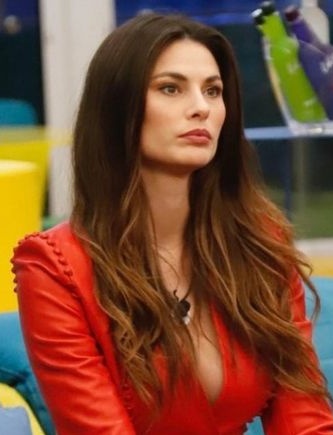 stillmanic17's tweet image. Inmortal she...       return to me 🔥👑
#heleners #mellos #zelena