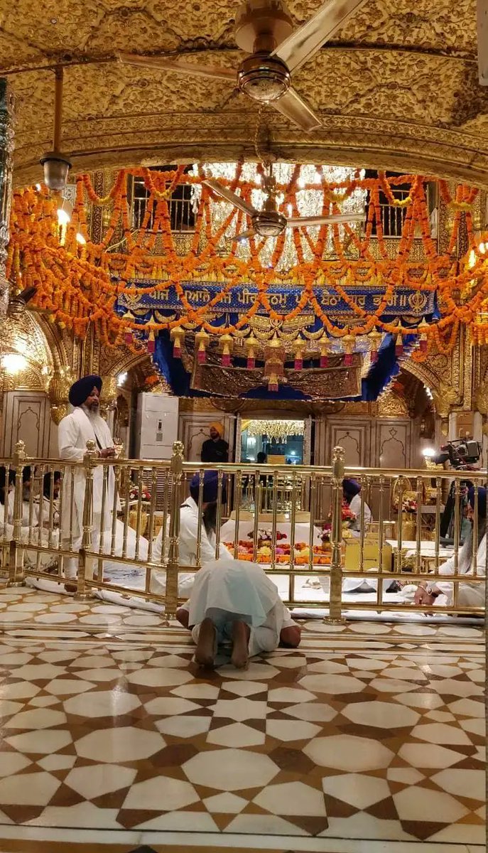 alsolahoriye's tweet photo. ਝੂਠਾ ਮੰਗਣੁ ਜੇ ਕੋਈ ਮਾਗੈ ॥ ਤਿਸ ਕਉ ਮਰਤੇ ਘੜੀ ਨ ਲਾਗੈ ॥ ਪਾਰਬ੍ਰਹਮੁ ਜੋ ਸਦ ਹੀ ਸੇਵੈ ਸੋ ਗੁਰ ਮਿਲਿ ਨਿਹਚਲੁ ਕਹਣਾ ॥

#ਵਾਹਿਗੁਰੂ 🙏❤ https://t.co/b5daY4kUg7