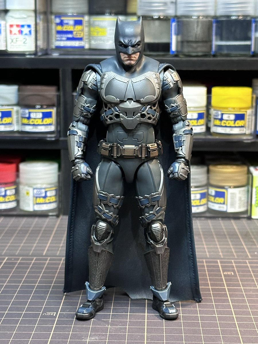 K2Works1's tweet image. 1:12 THE FLASH / BATMAN

雄叫びヘッド←before/after→

豊富なハンドパーツと
バットサイクル用のハンドパーツも付属。

明らかに首が短かった為1.5mm延長👍

#创世模王 #MODOKING #MAFEX
#BATMAN #THEFLASH