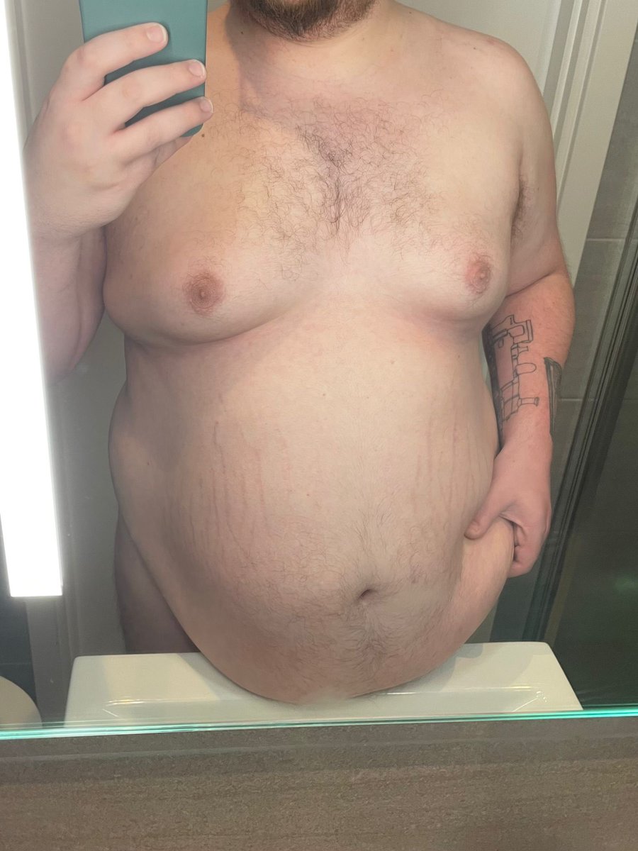 A new pig has joined my farm! Very excited to be forcing Harry [Halifats on Grommr] one step closer to immobility 😈 #feeder #feederism #grommr #fatboys #growing #lard #gay #gaygainers #gayfeeders #roadtoimmobility