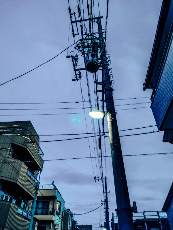 ChakunanKuroda1's tweet image. イマソラ
東京下町荒川区
準工業地域

大晦日に珍しい曇り空☁

空の真ん中に偶然UFOの母船が
工業地域には良く有る事😁

シュッ！と逃げました😆
#イマソラ 
#いまそら
#UnidentifiedFlyingObject