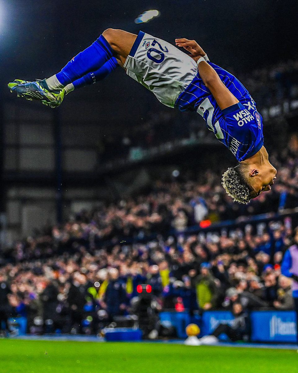 footyawayday's tweet image. What a photo! Some players choose not to celebrate against their old club…

Omari Hutchinson celebrating a goal against Chelsea 👏 👌
#itfc #ipswich #ipswichtown #cfc #chelsea #chelseafc