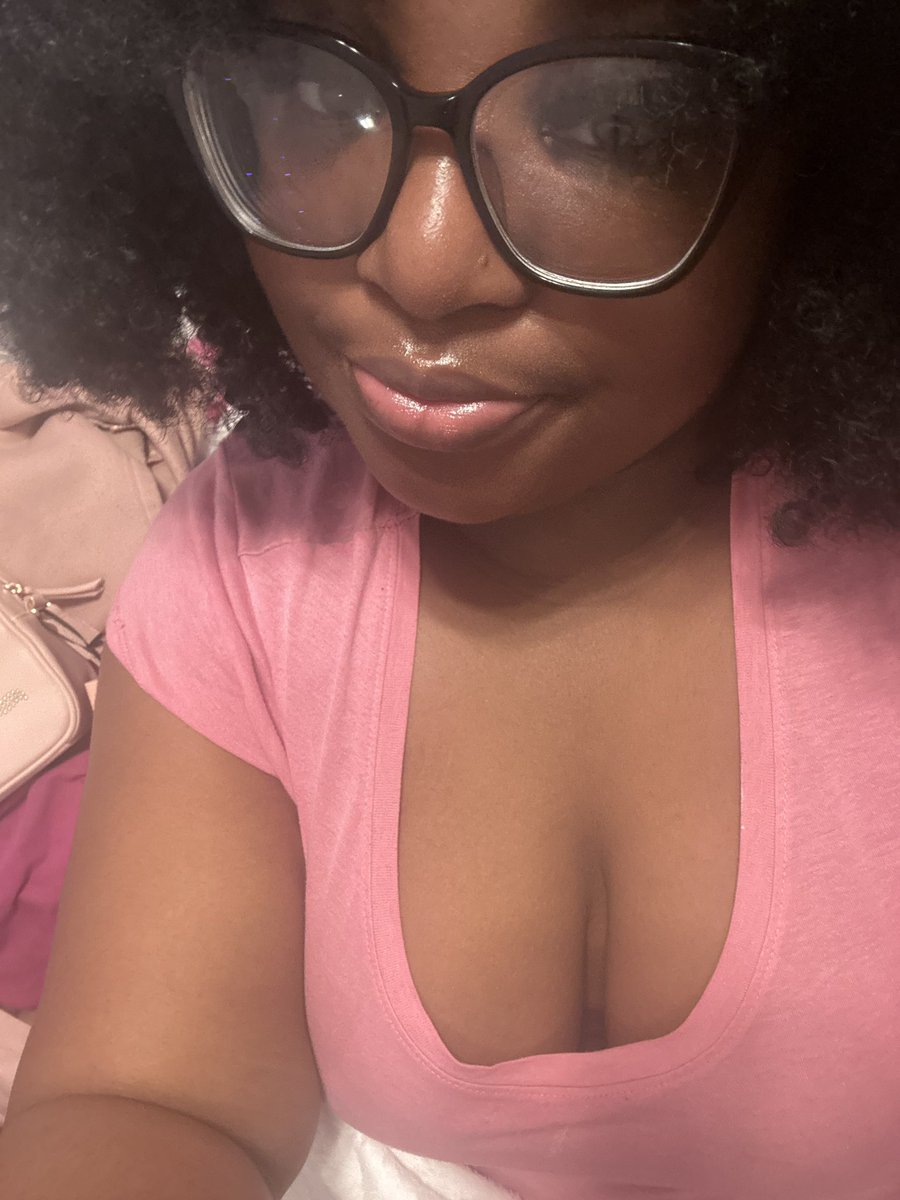 MsTiTiBanks's tweet photo. Who’s getting me something off my wishlist? https://t.co/jVTG1as9ub