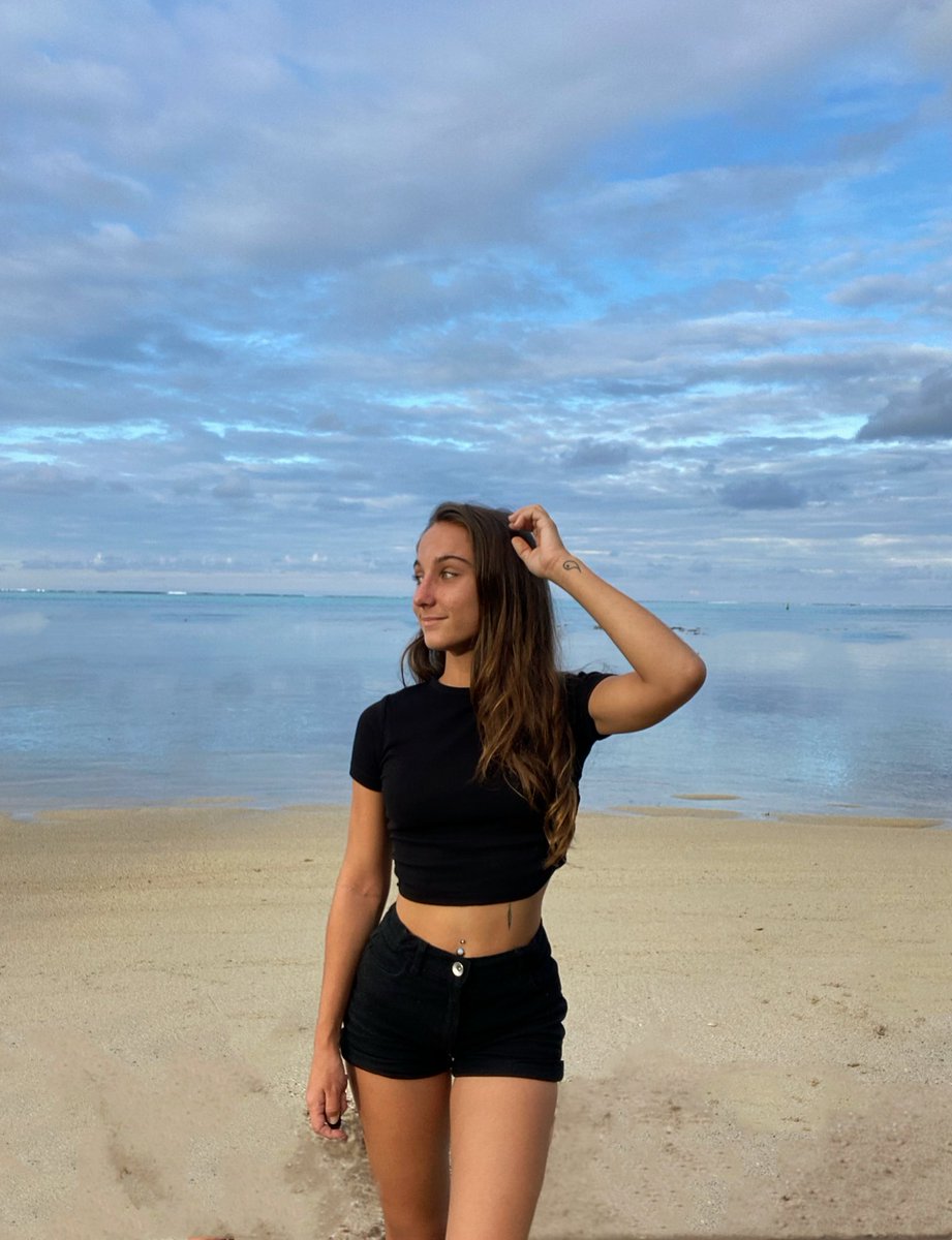 Jaderlx0's tweet photo. Last day before 2025🥳 https://t.co/ly8jxLoEjA