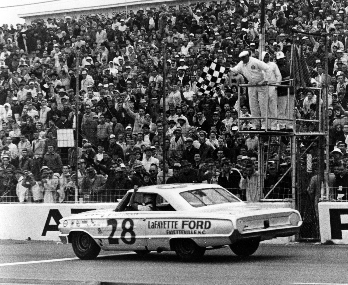 Fred Lorenzen started 1st, led 206 laps & won the 1964 Atlanta 500.