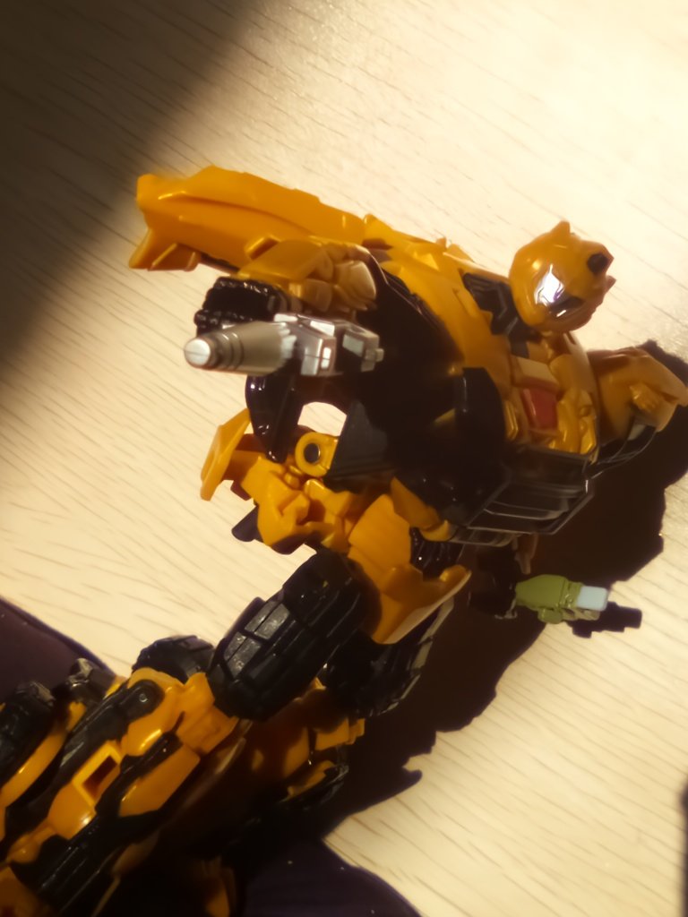 Didn't post about it the day of, but i got bumblebee and motormaster for the holidays!
