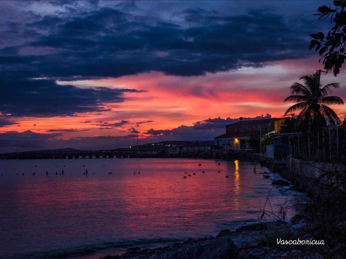 Único en su clase.
Más hermoso, ¡imposible!
Así son los atardeceres en nuestra Perla del Sur. 🇵🇷💘