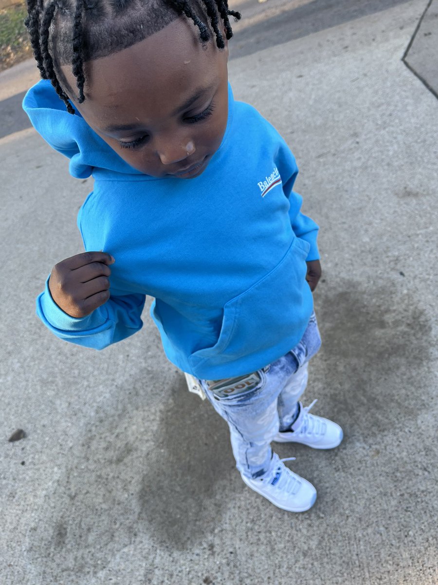 happy 4th birthday to my lil baby . 🎉🩵🥰