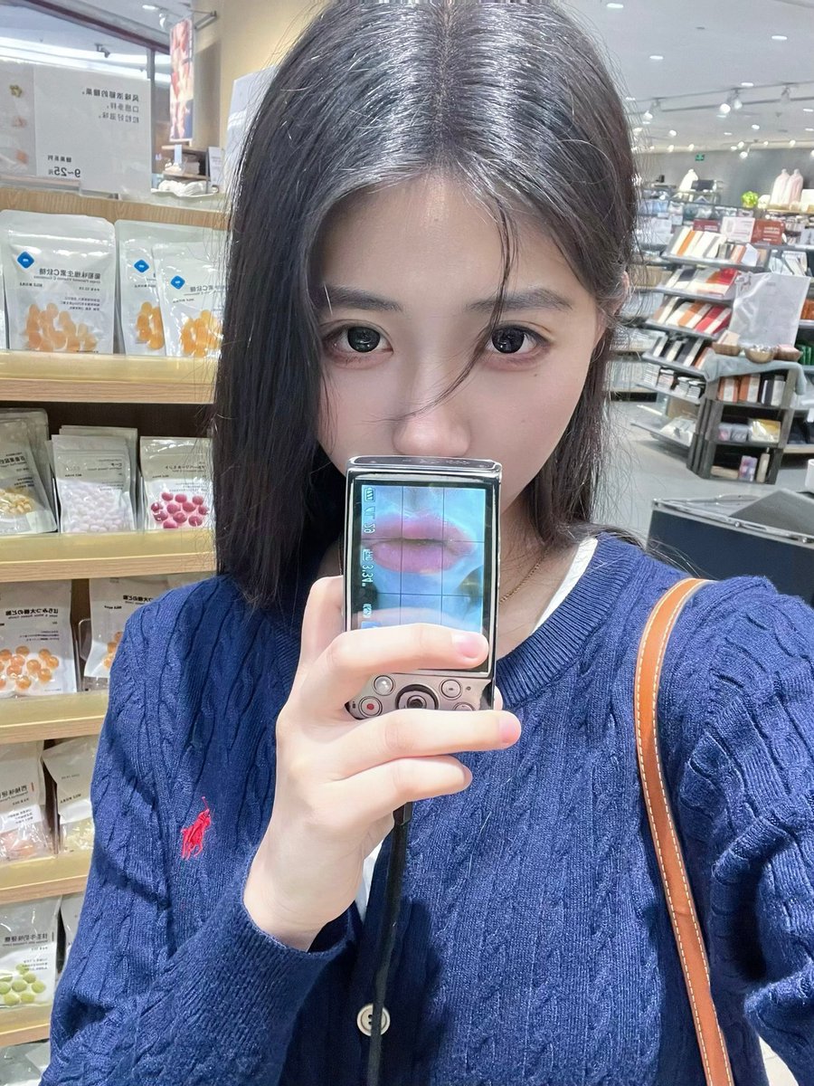 Pisces1204299's tweet photo. 啵啵 #les #拉拉 #女同 https://t.co/WZJhGmUPIF