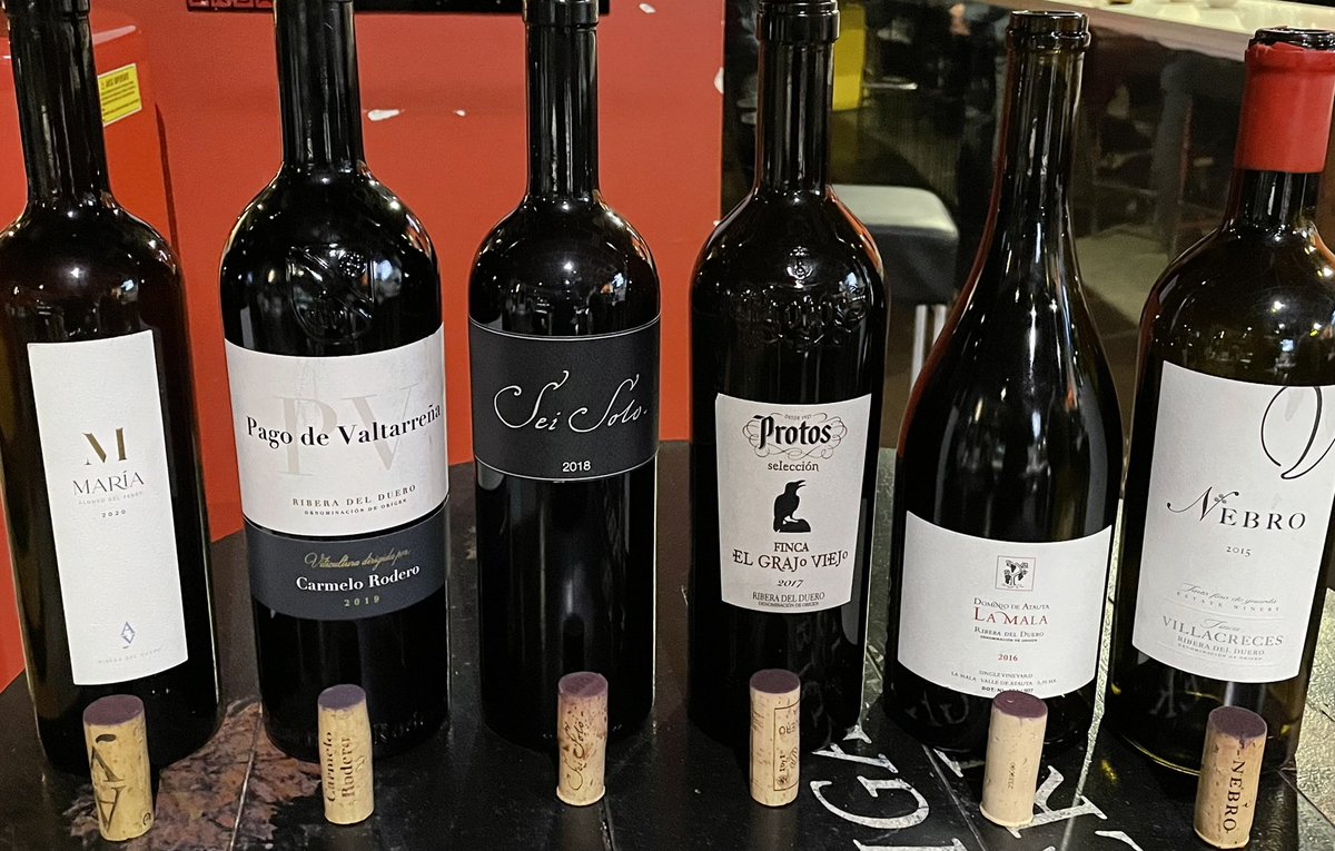 vinosyvinazos's tweet photo. Hoy a ciegas riberas. Regular María @AlonsodelYerro 2020 y excelente @bodegasrodero #Valtarreña 2019. Muybueno @SeiBodegas 2018 y tb @Bodegas_Protos #GrajoViejo 2017. Muy elegante y sabroso #LaMala 2016 #Atauta, al igual q #Nebro 2015 @FcaVillacreces,ambos con mucho recorrido aún https://t.co/RxJopY2U59