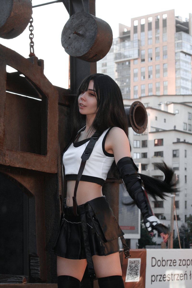 avaragerage's tweet photo. Tifa Lockhart cosplay from Final Fantasy VI
#TifaLockhart #FFVI #FinalFantasy https://t.co/GUUBjHRqFw