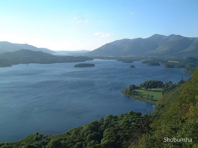 euro_tour's tweet photo. 🇬🇧イギリス湖水地方　のどかで美しい、昔のままの水辺風景✨（Mapple）　何百年と変わらない、絵のように美しい田園風景。ゆっ���りと流れる時間と緑あふれる自然のなかで、心安らぐひとときを気の向くままに過ごしてみたい。
👉https://t.co/fdBplXdJCK
➡英国のマナーハウス：https://t.co/YB5JJvKKCV https://t.co/dCjT4IrWtO