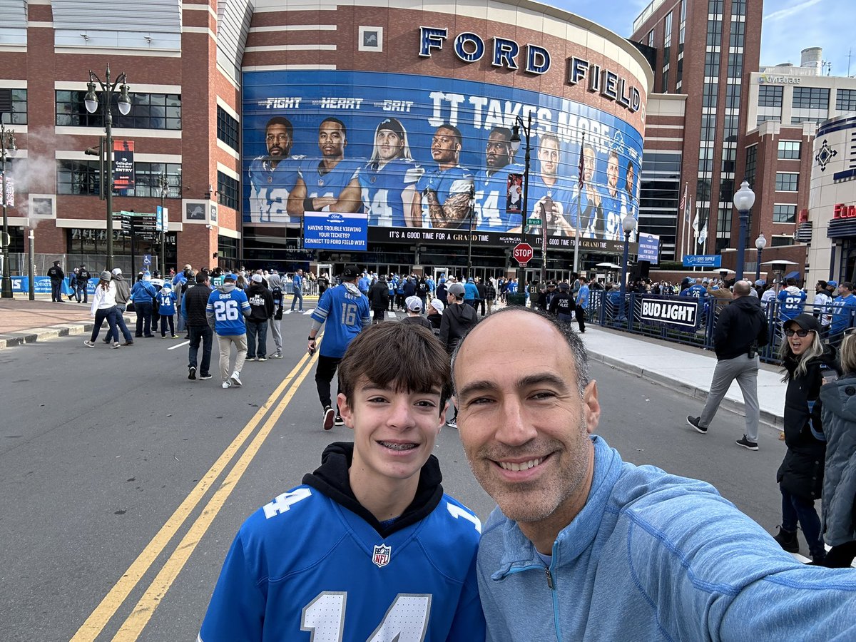 CRPIZE11's tweet photo. @Fordfieldtweets Would love to take my son!!! https://t.co/5mNoVn6PiB