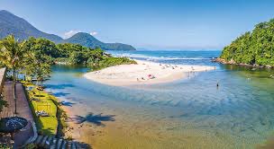 Toda discussão de praia é em vão 
A praia mais foda do Brasil é Itamambuca, localizada no litoral norte de São Paulo 
E graças a Deus nunca teve hype pra encher de norueguês de jbl ouvindo música ruim e comendo batata gordurosa com drink de balalaika