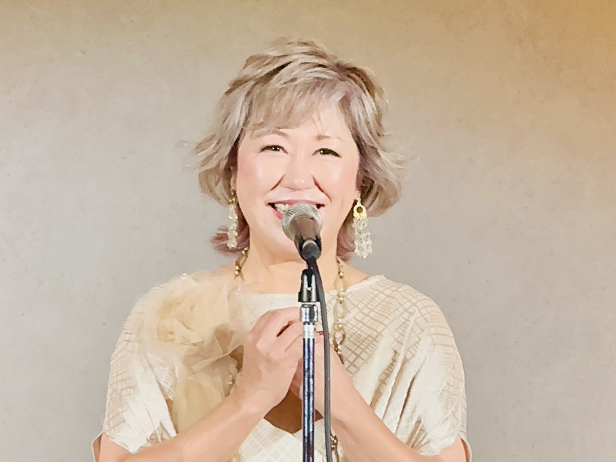 cslovehero's tweet image. 2024年🐉
#澤田知可子 さんが
『うたぐすり～Best Selection』を発売

「がんばれ」「ありがとう」
知可子さんが歌で伝える全身全霊の言霊

歌薬に癒されて
私も『知可子さんがんばれ！ありがとう』
応援できて幸せでした🥰

今年も本当にありがとうございました♥️

どうぞよいお年をお迎えください✨