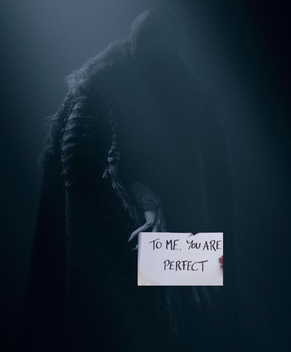 En Nosferatu (2024) se menciona que la Navidad está próxima. Dado como se desarrolla el argumento y con la festividad de fondo, así creo que debería haber sido la escena final