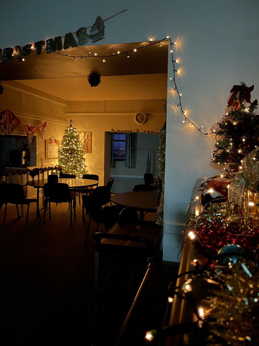 RSH_Raphoe's tweet photo. We hope you’ve all had a wonderful Christmas and we wish you a very Happy New Year! Check out our Instagram &amp; Facebook pages for our recent activities 🎄🎉✨ https://t.co/eb4q620pq4