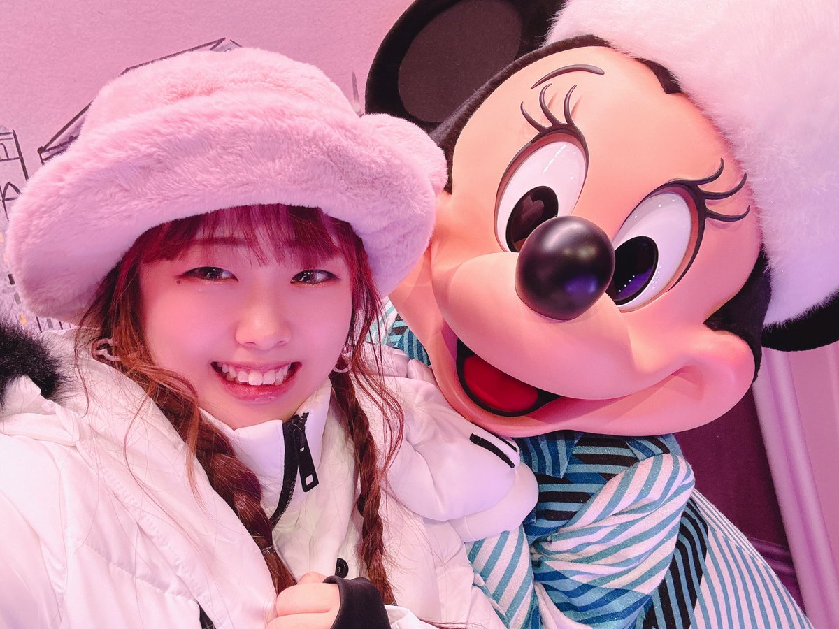 s__ry13's tweet photo. 2024年舞浜納めしてきた🥰

今年も思ったより沢山訪れることが出来てよかったなぁ(՞  ܸ. .ܸ՞)︎♡
みにつんに会うと泣いちゃうのどうにかした方がいい来年の抱負それにする https://t.co/3VGZtt1LYg