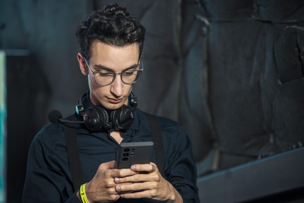 Ya terminando el 2024, quiero agradecer a todos los que confiaron en mi para sus proyectos y avisar que me encuentro disponible como talento en cámara para 2025. Siento que será un gran año! 🤩 

Dossier a disposición uwu. Se agradecen los RTs 🥰