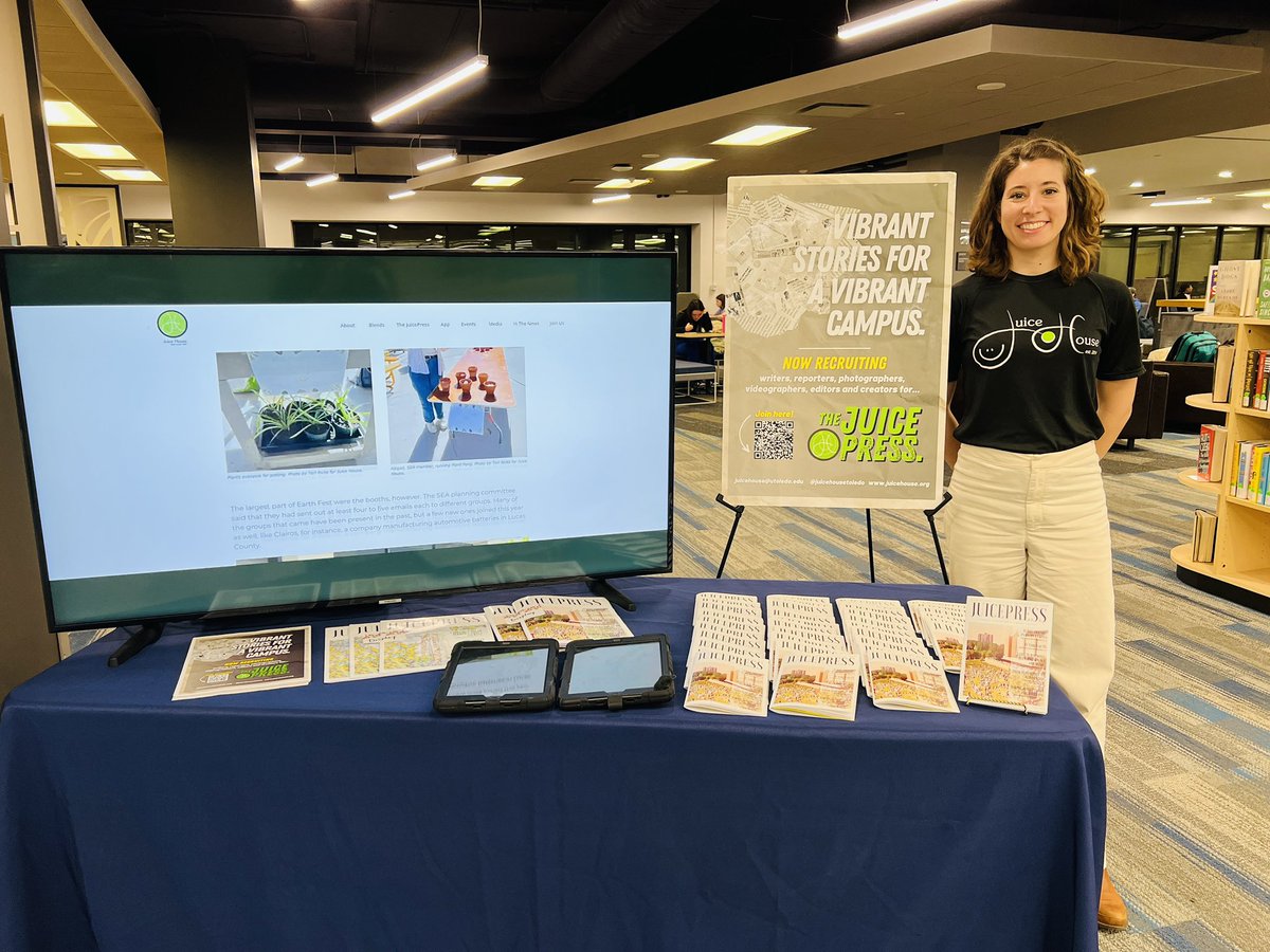 Check out our JuicePress display table!

#daretolicewell #literature #journalism #community #collegelife #campuslife
<a href="/utcarlsonlib/">Carlson Library at UToledo</a>