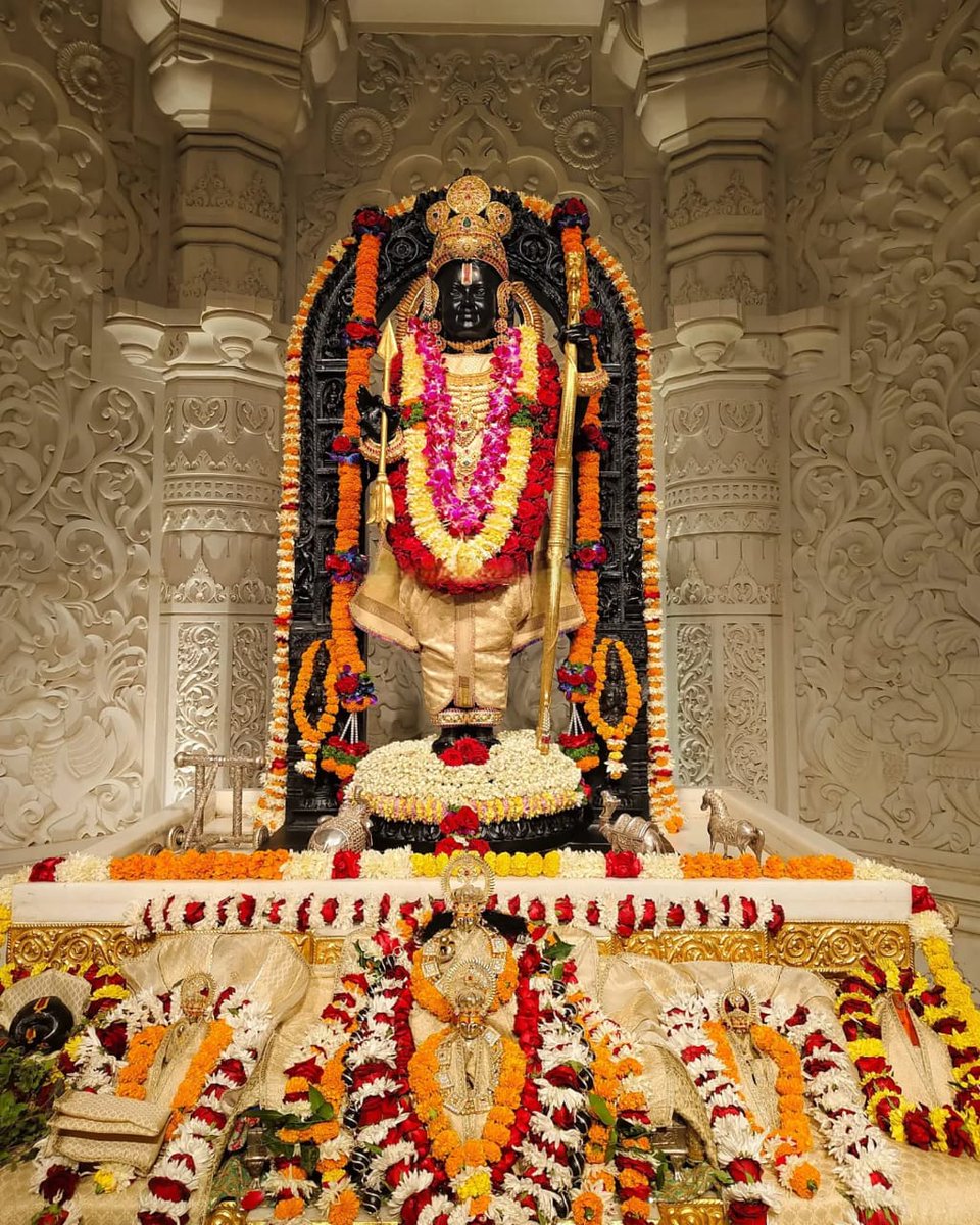 Ayodhya Darshan (@shriayodhya_) on Twitter photo राम नाम से बड़ा कोई मंत्र नहीं ❣️ राम नाम से बड़ा कोई मंत्र नहीं ❣️