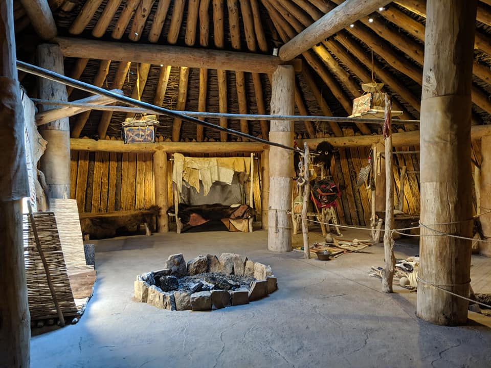 Combine history &amp; travel! Learn about the history of traders and Native Americans in the past while seeing firsthand the tools they used and the ways that they lived.

#nationalhistoricalsites #northdakota #travelideas #penniesplacesandpaws

s.mtrbio.com/blqfueralf