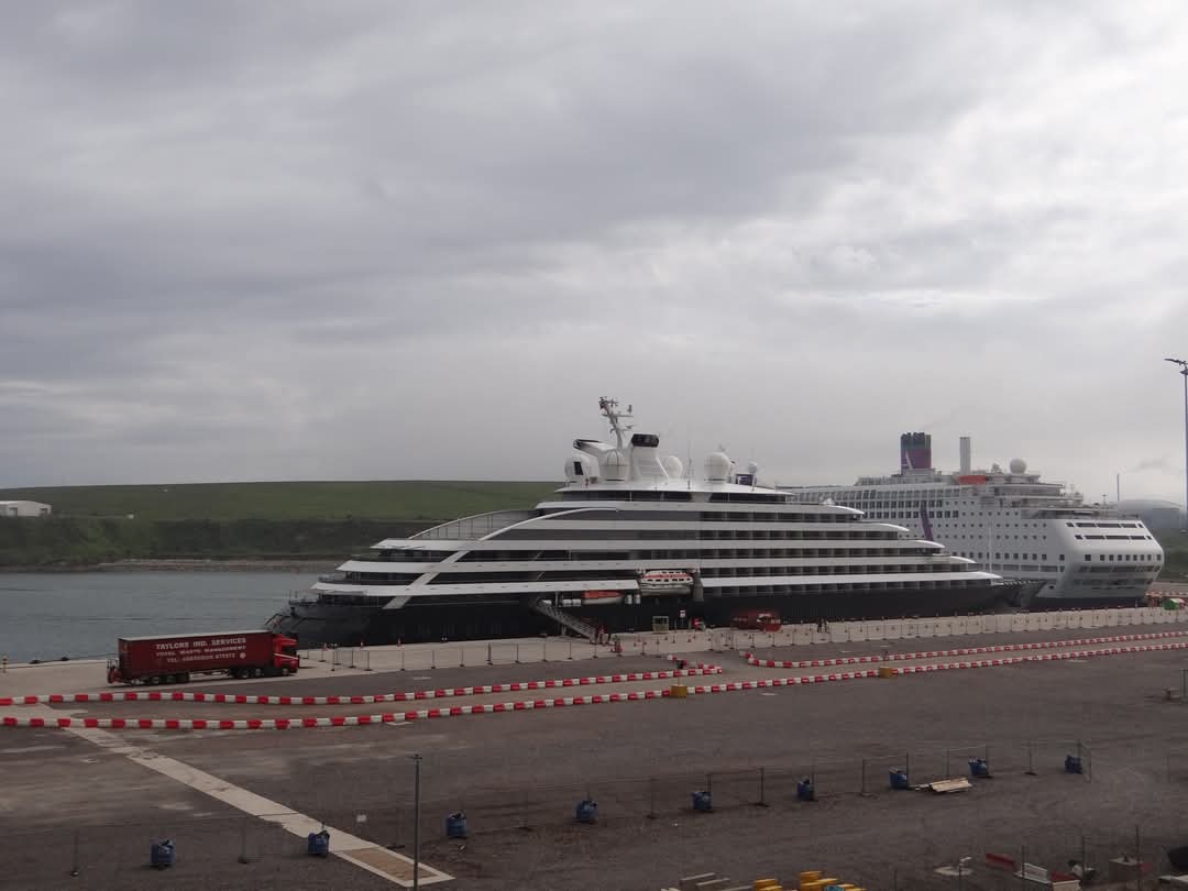 nauticallyspeak's tweet image. #ScenicEclipse and @ambassadorcruis #Ambience berthed alongside in Aberdeen's South Harbour in June 2024. 🚢⚓📸🏴󠁧󠁢󠁳󠁣󠁴󠁿

#scenic #ambassador #cruiseships #aberdeen #june2024 #nauticallyspeaking