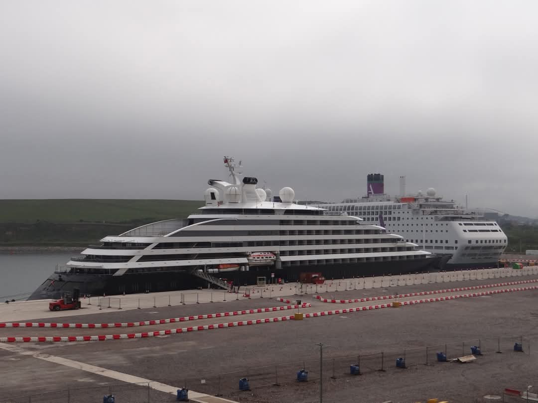 nauticallyspeak's tweet image. #ScenicEclipse and @ambassadorcruis #Ambience berthed alongside in Aberdeen's South Harbour in June 2024. 🚢⚓📸🏴󠁧󠁢󠁳󠁣󠁴󠁿

#scenic #ambassador #cruiseships #aberdeen #june2024 #nauticallyspeaking