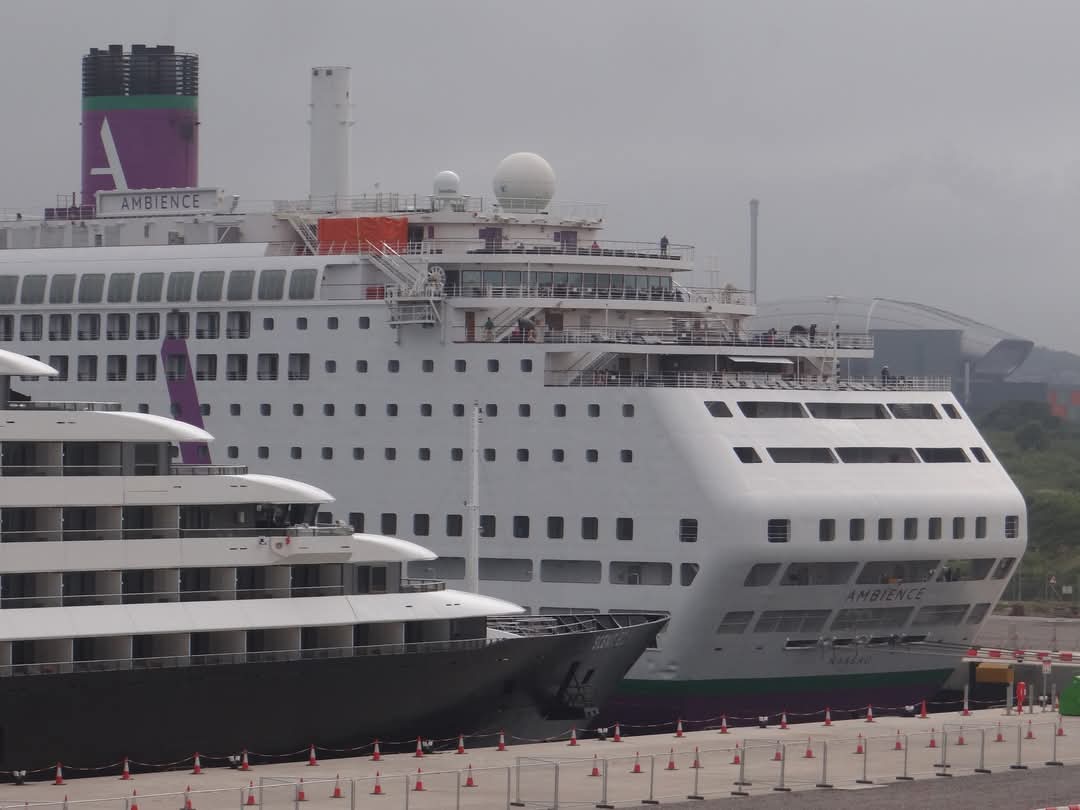 nauticallyspeak's tweet image. #ScenicEclipse and @ambassadorcruis #Ambience berthed alongside in Aberdeen's South Harbour in June 2024. 🚢⚓📸🏴󠁧󠁢󠁳󠁣󠁴󠁿

#scenic #ambassador #cruiseships #aberdeen #june2024 #nauticallyspeaking