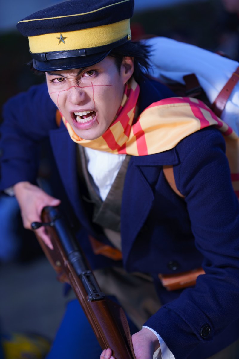 kourld's tweet photo. 【冬コミ速報】C105 

ゴールデンカムイ / 杉元佐一

コミケ刺青人皮争奪戦！

photo : @uu_strummer 
#C105 #C105_cos #C105コスプレ https://t.co/GaCfIk1X09