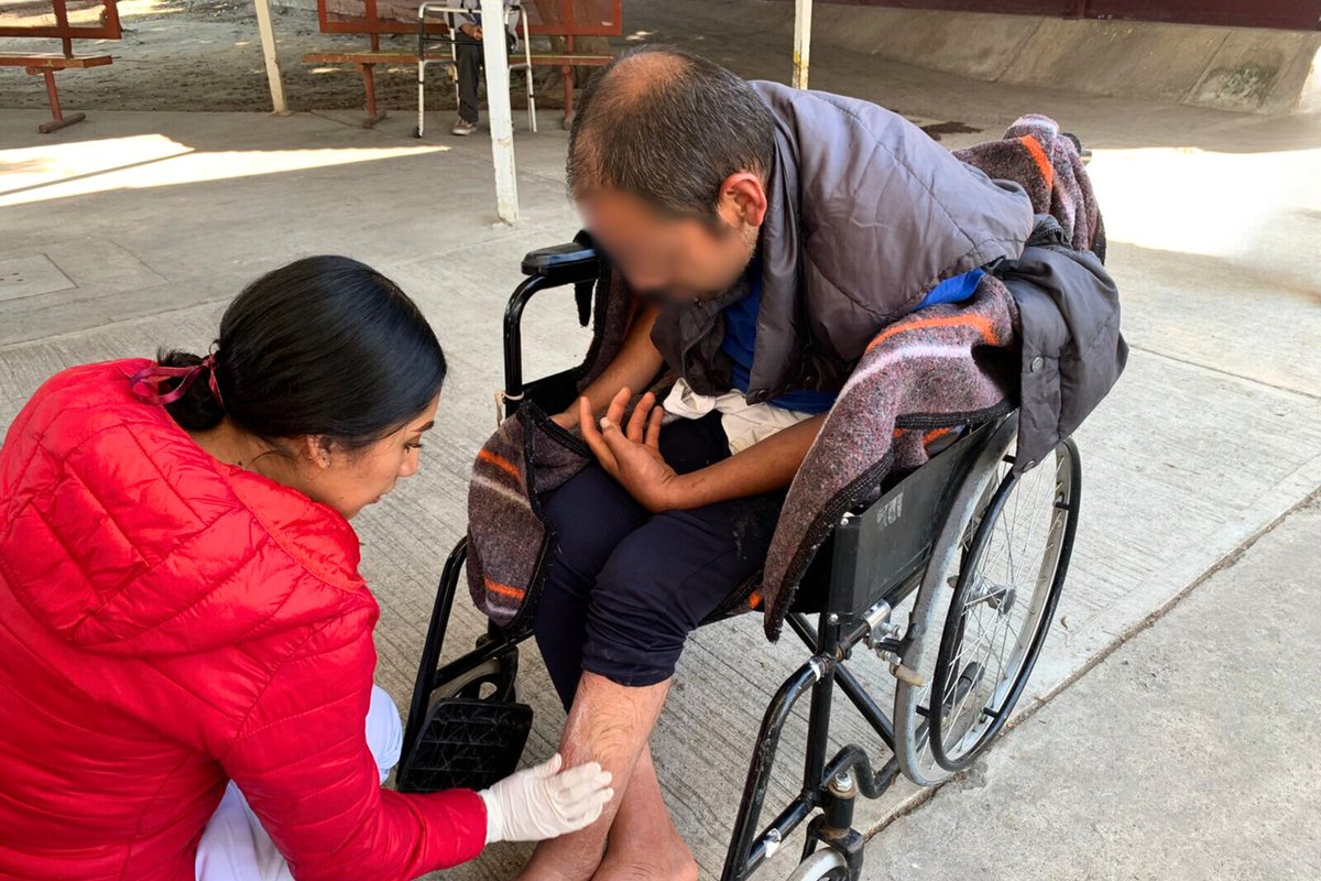 Instituto de Atención a Poblaciones Prioritarias (@cdmx_iapp) on Twitter photo ¡Gracias a los trabajadores de la salud del #IAPP!⚕️
En los Centros de la <a href="/SEBIEN_cdmx/">Secretaría de Bienestar e Igualdad Social</a>, el personal médico y de enfermería brinda atención integral a nuestr@s residentes, con:
📝Consultas médicas
👩⚕️Curaciones
💊Entrega de medicamentos
#CiudadDeMéxicoCapitalDeLaTransformación ¡Gracias a los trabajadores de la salud del #IAPP!⚕️
En los Centros de la <a href="/SEBIEN_cdmx/">Secretaría de Bienestar e Igualdad Social</a>, el personal médico y de enfermería brinda atención integral a nuestr@s residentes, con:
📝Consultas médicas
👩⚕️Curaciones
💊Entrega de medicamentos
#CiudadDeMéxicoCapitalDeLaTransformación