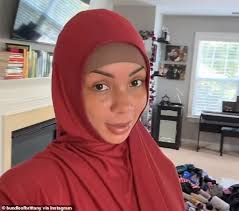 ORLPodcast's tweet image. Her: What's your New Year's resolution? 
Me: Eh. I don't really do that sorta thing. What about you? 
Her: