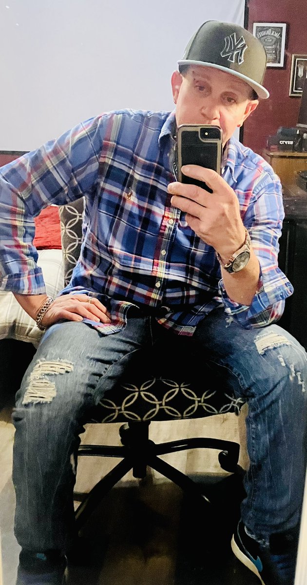 CockyKyGuy's tweet photo. Time to go fetch  the last one of the year lol!!! https://t.co/XK6CeOLJf7