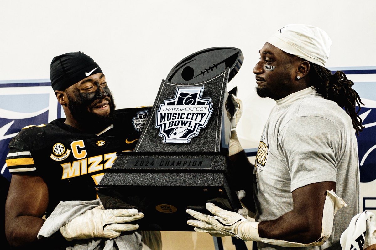 Coming home with some hardware 😎 <a href="/MusicCityBowl/">Music City Bowl</a> 

#MIZ 🐯🏈