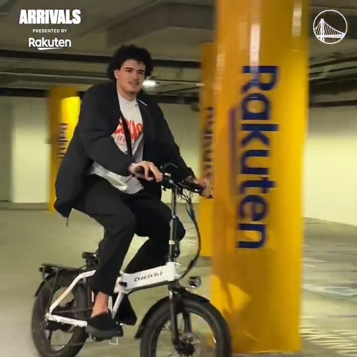 They see him rollin’, they hatin’ 😎

 https://t.co/zX74kjpxww