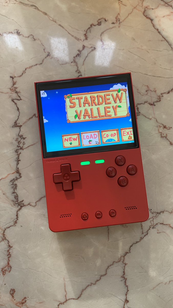 a_wazakana_k's tweet photo. STARDEW VALLEYを入れたのですが、何故か起動すると画面比率が合わず…
設定方法ご存知の方いらっしゃいませんでしょうか…?
#trimuibrick
#crossmixos
#PORTMASTER https://t.co/tLP4r1Voka