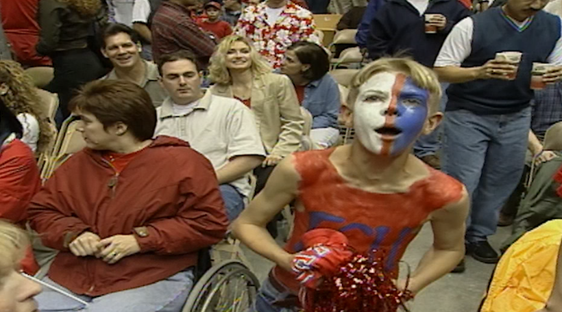 StephenABC30's tweet photo. Going through the archives for a fun #BulldogBreakdown that's airing tomorrow and found this kid...
if he was this committed to paint his face in 2000 I'd venture to guess he's still a Fresno State fan 😂Red Wave help me find him! https://t.co/aVGxw708eK
