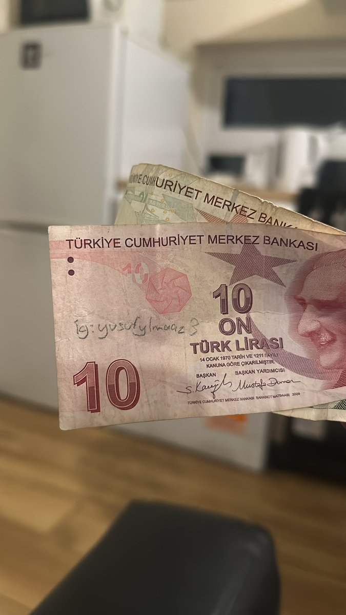 Dublin’de denk geldiğim paraya çocuk instasını yazmış.