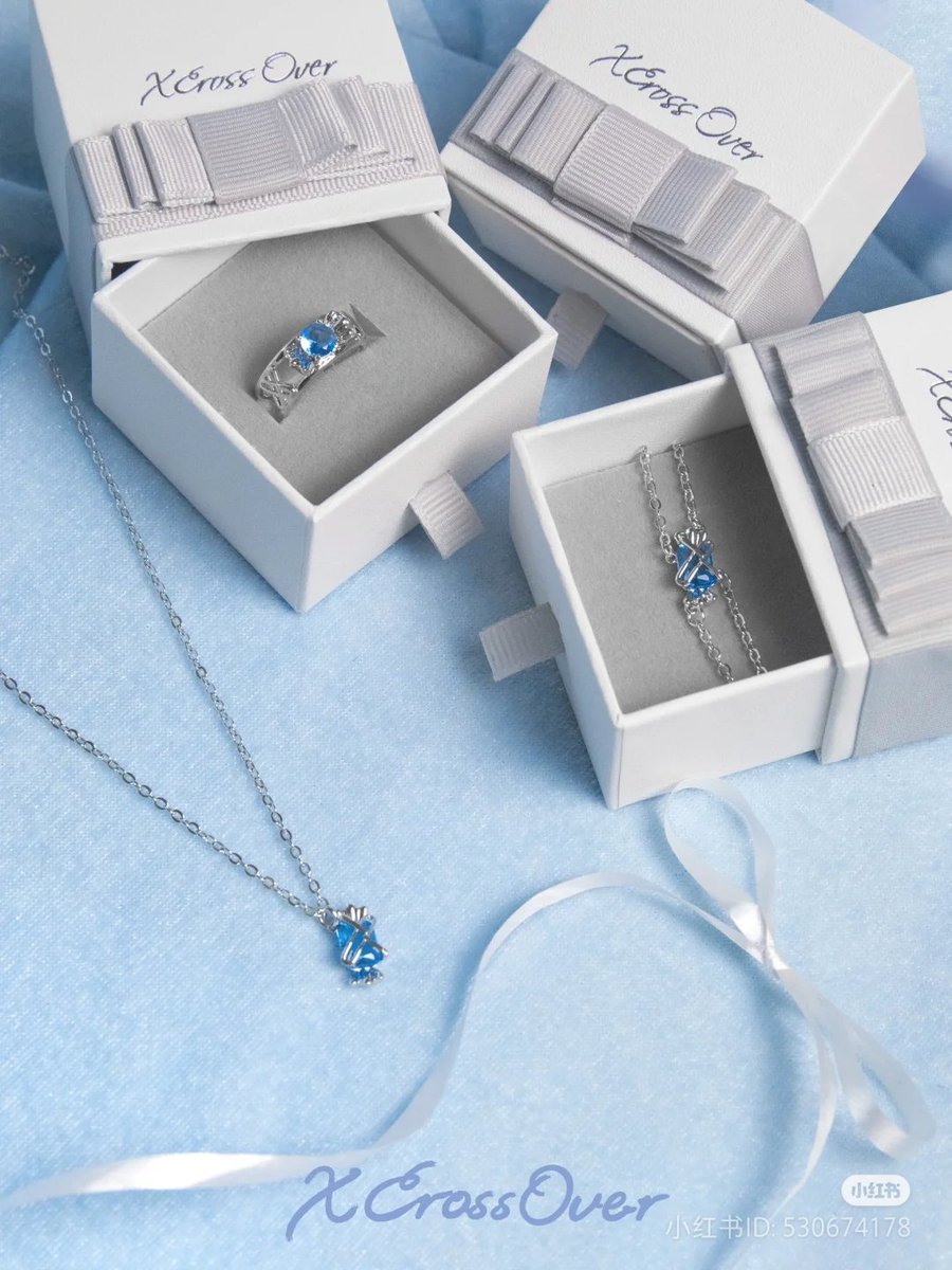 yanan_de_ayi's tweet photo. Hide the candy in the jewelry box ▶The blue candy shines with sweet light, like a good mood that will make you feel excited after taking a bite.
#XCrossOver XHS featuring #옌안 #YANAN #闫桉's 'Y Sugars' Jewelry Series
🔗https://t.co/fbutr3lkzA
4 photos https://t.co/77RmwFiK1K