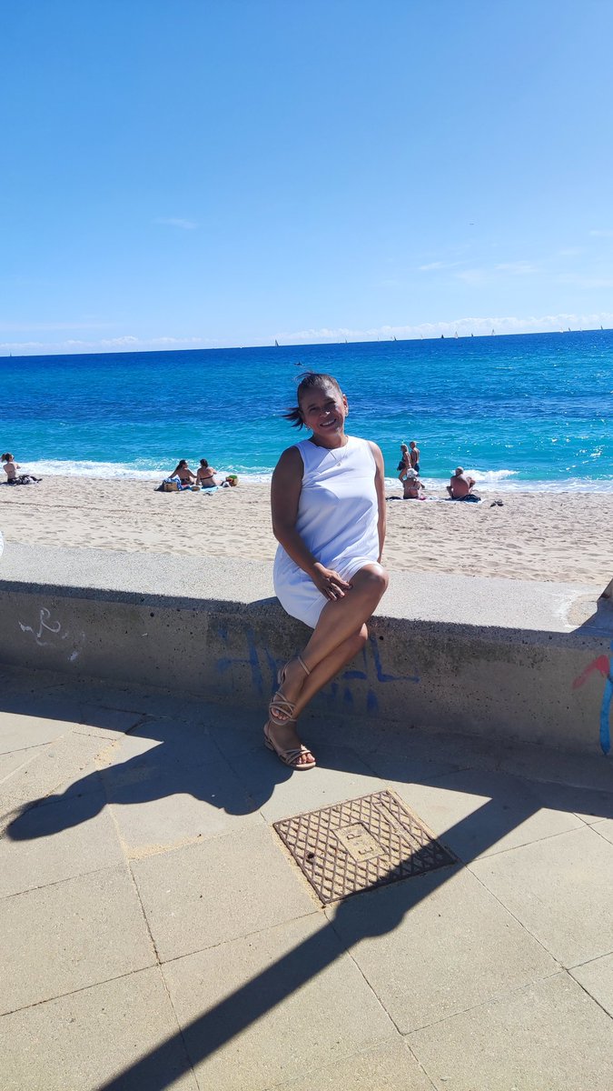 Baratla's tweet photo. @HENRYFOREROJ @alcaldiabquilla Pues, en las playas del mediterráneo, las de florida y otras el acceso es gratis, puedo sentarme en cualquier área sin tener que estar pagando carpas ubicadas en zonas públicas, hay duchas al aire libre. A qué playas del mundo va usted y paga? https://t.co/pt4Vwq6DI4